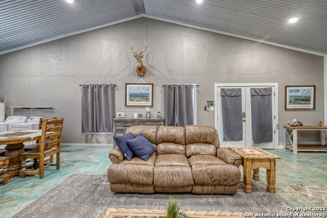944 Fm 1049 Property Photo 2
