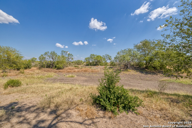 944 Fm 1049 Property Photo 40