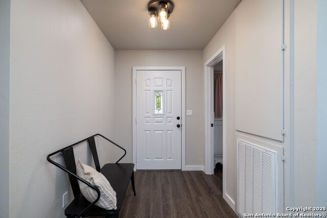 11211 Talbot Sq Property Photo 5