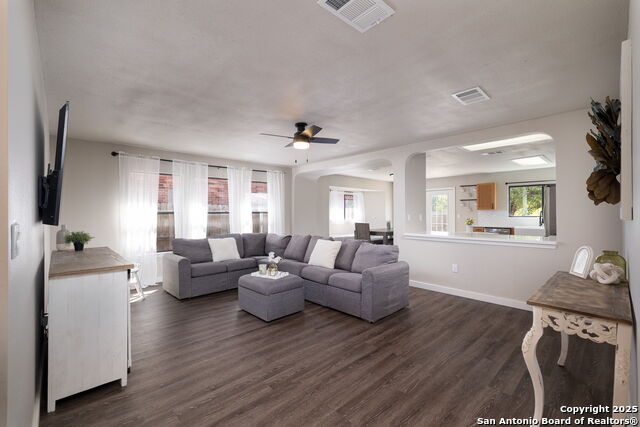 11211 Talbot Sq Property Photo 7