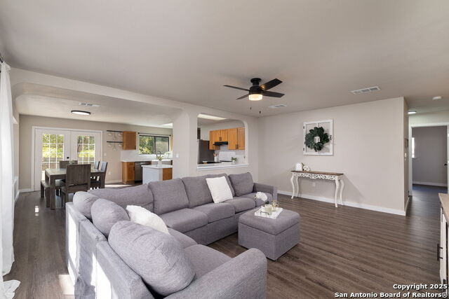 11211 Talbot Sq Property Photo 9