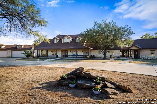 765 E Loop 1604 Property Photo 1