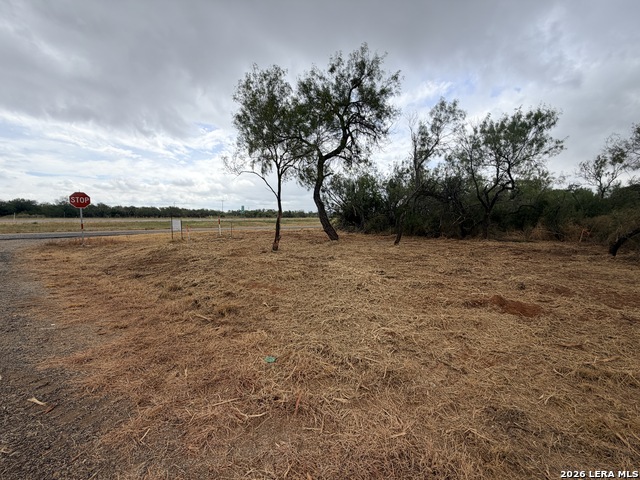 220 County Road 4402 Property Photo 4