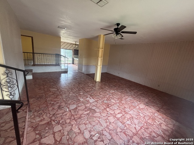 205 Sunset Loop Property Photo 4