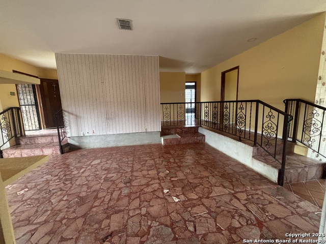 205 Sunset Loop Property Photo 5
