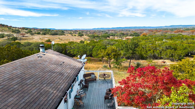 8417 State Highway 16 N Property Photo 9