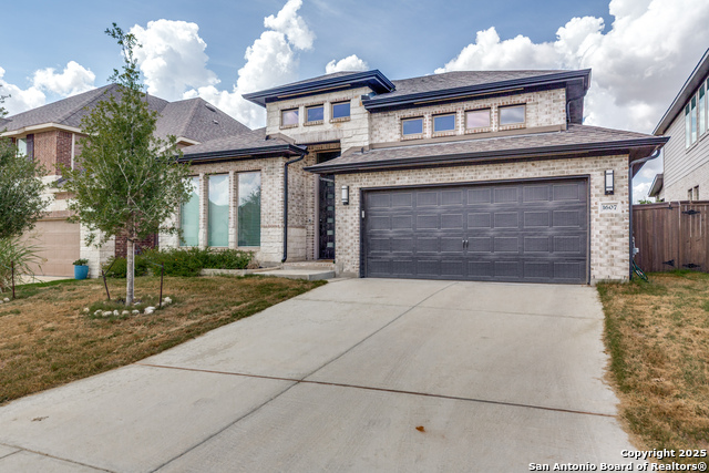 1607 Hallettsville Property Photo 1