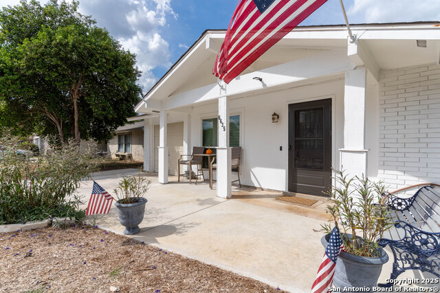 6635 Spring Hollow Property Photo 3