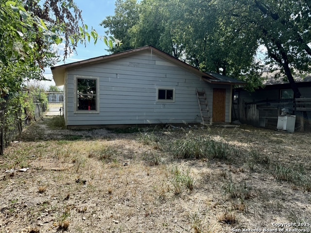 525 Saltillo Property Photo 4