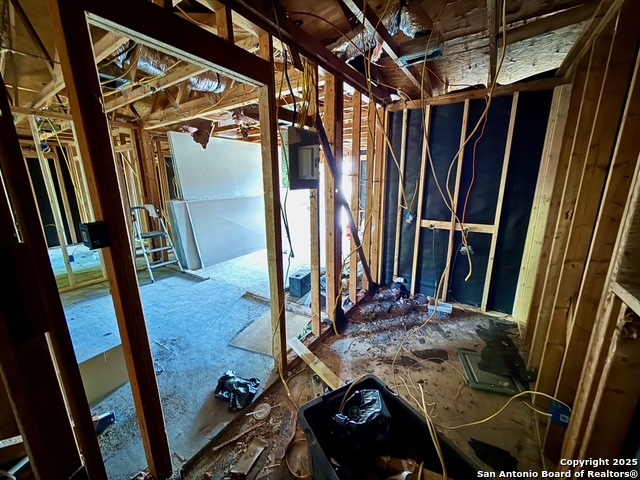 525 Saltillo Property Photo 7