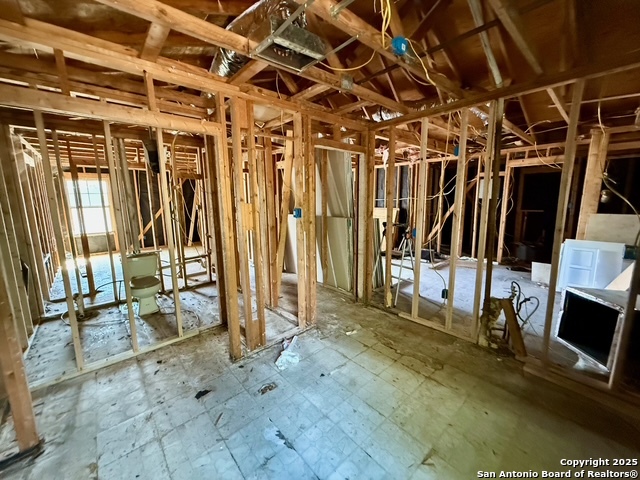 525 Saltillo Property Photo 8