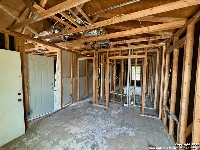 525 Saltillo Property Photo 9