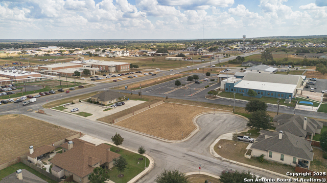 105 Juniors Property Photo 6