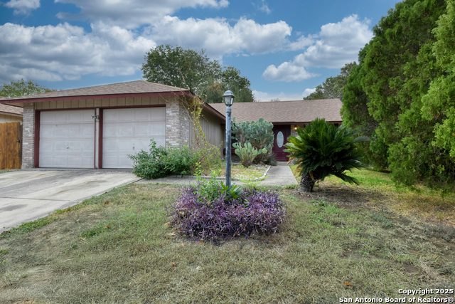 5818 Brambletree Property Photo 2