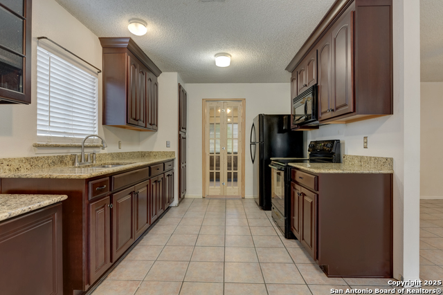 5818 Brambletree Property Photo 6
