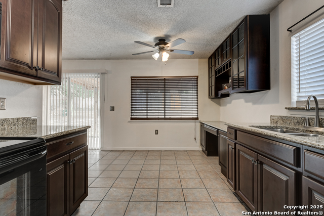 5818 Brambletree Property Photo 7