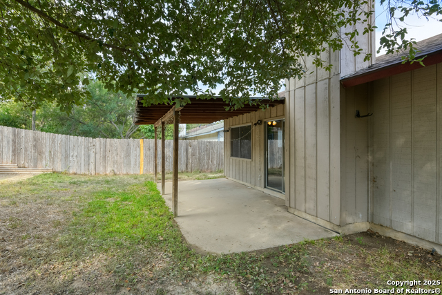 5818 Brambletree Property Photo 13