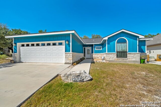 1094 Whispering Hills Property Photo 2