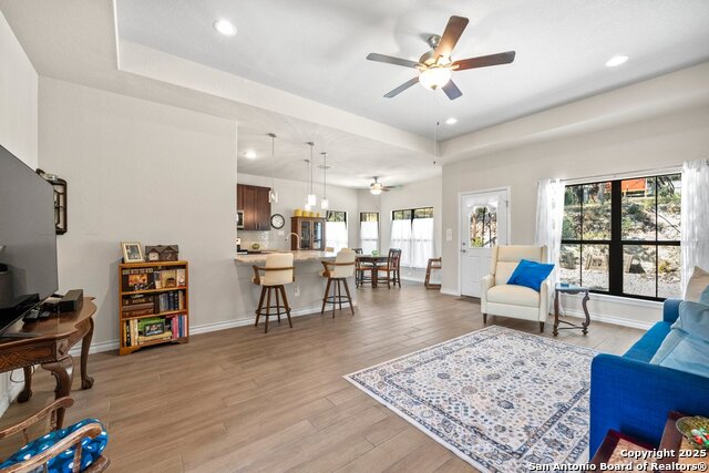 1094 Whispering Hills Property Photo 4