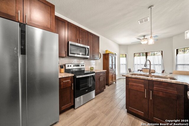 1094 Whispering Hills Property Photo 8