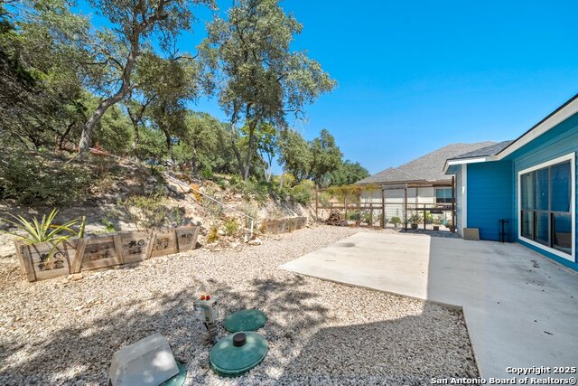 1094 Whispering Hills Property Photo 18
