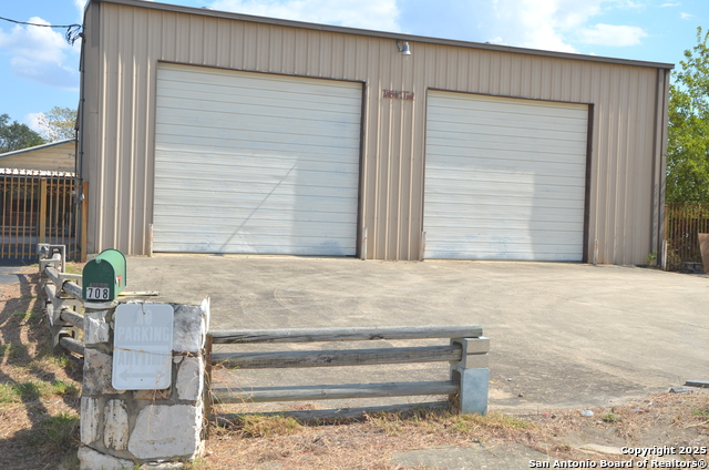 708 N Teel Property Photo 1