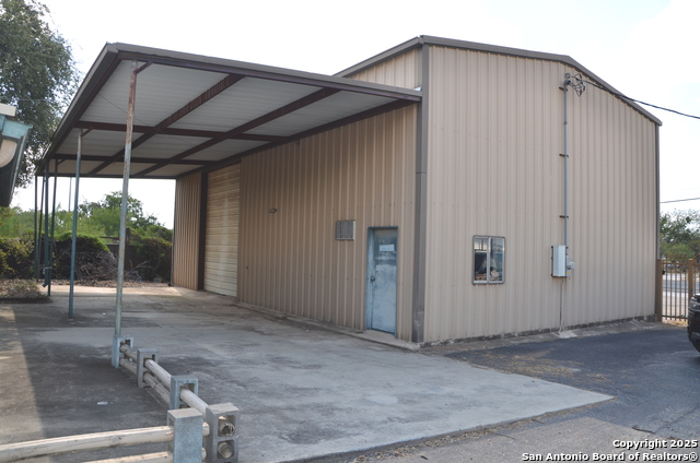 708 N Teel Property Photo 2
