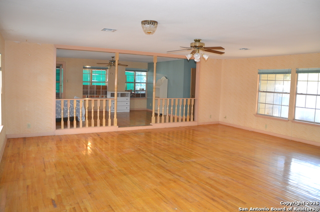 708 N Teel Property Photo 4