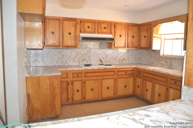 708 N Teel Property Photo 11