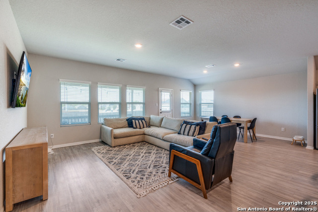 2474 Moselle Property Photo 5