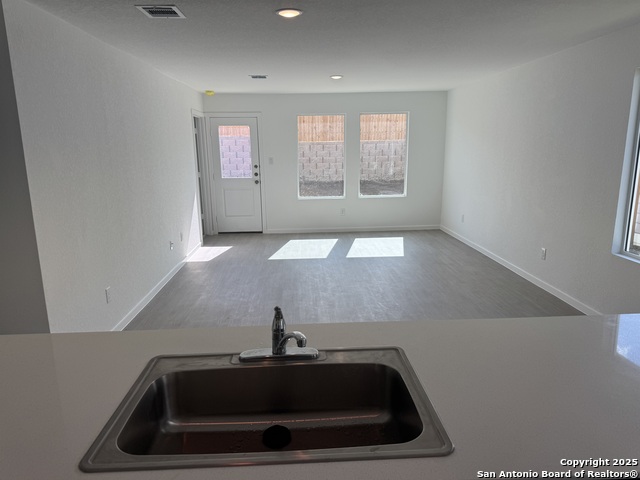 231 Ottawa Way Property Photo 14