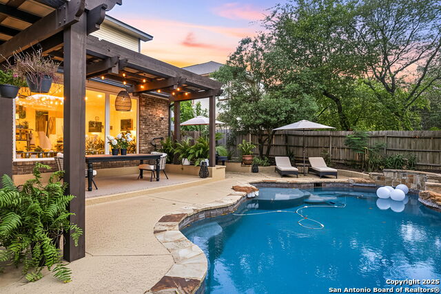 18039 Summer Knoll Property Photo 1