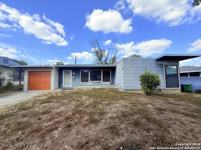 607 Blakeley Dr Property Photo 1