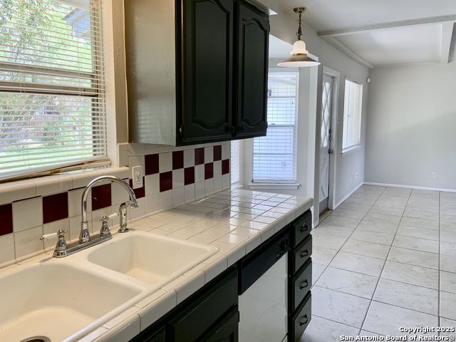 5711 Gillis Property Photo 15
