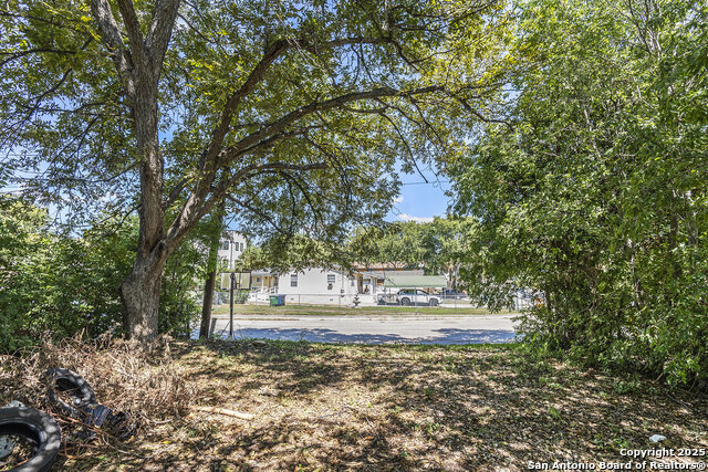 302 41st Property Photo 25