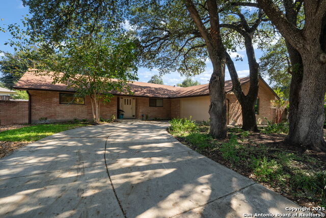 300 Towne Vue Property Photo 1