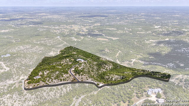 305 Spanish Pass Property Photo 3