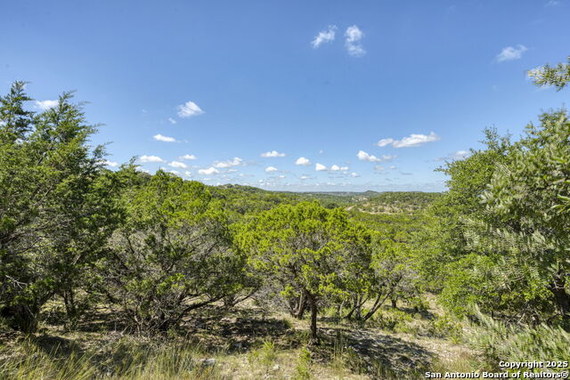 305 Spanish Pass Property Photo 6