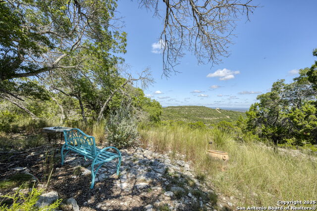 305 Spanish Pass Property Photo 7