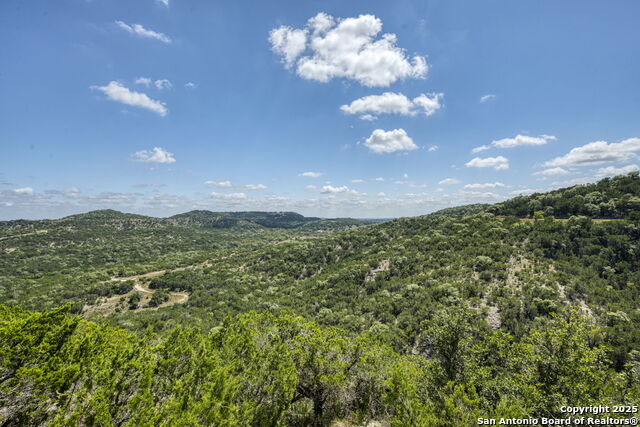 305 Spanish Pass Property Photo 15