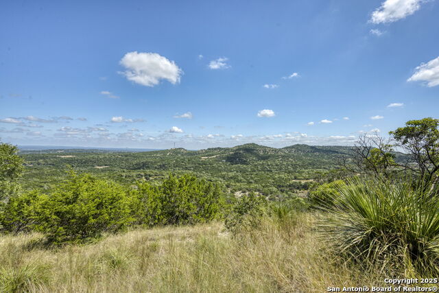 305 Spanish Pass Property Photo 38