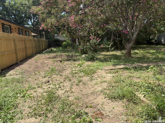 208 Mercedes Property Photo 1