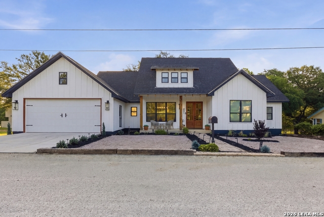451 Legion Loop Property Photo 1