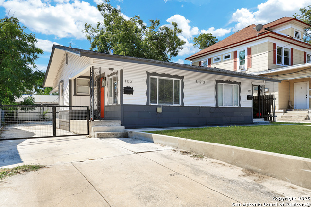 522 E Myrtle