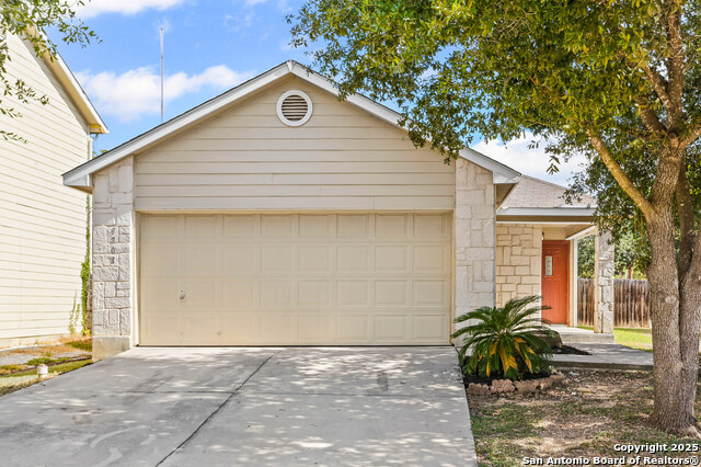 9703 Woodland Pines Property Photo 1