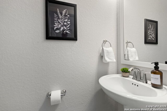 5843 Whitby Property Photo 33