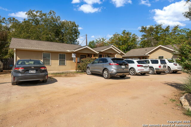 920 E Blanco Property Photo 3