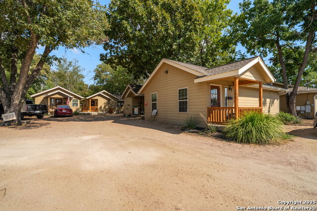 920 E Blanco Property Photo 4