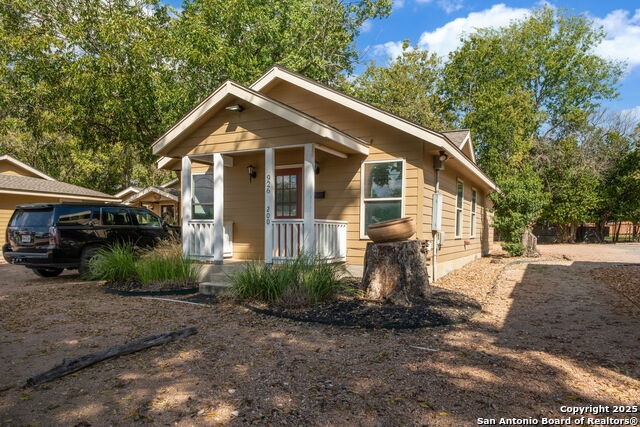 920 E Blanco Property Photo 9