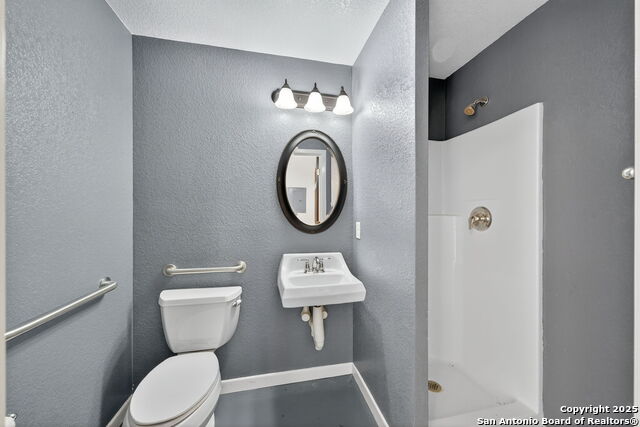 920 E Blanco Property Photo 23